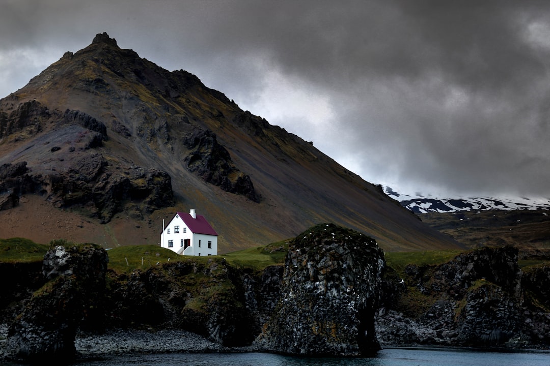 Alla scoperta di Þaralátursfjörður: un fiordo islandese da esplorare | Secret World Trip Planner