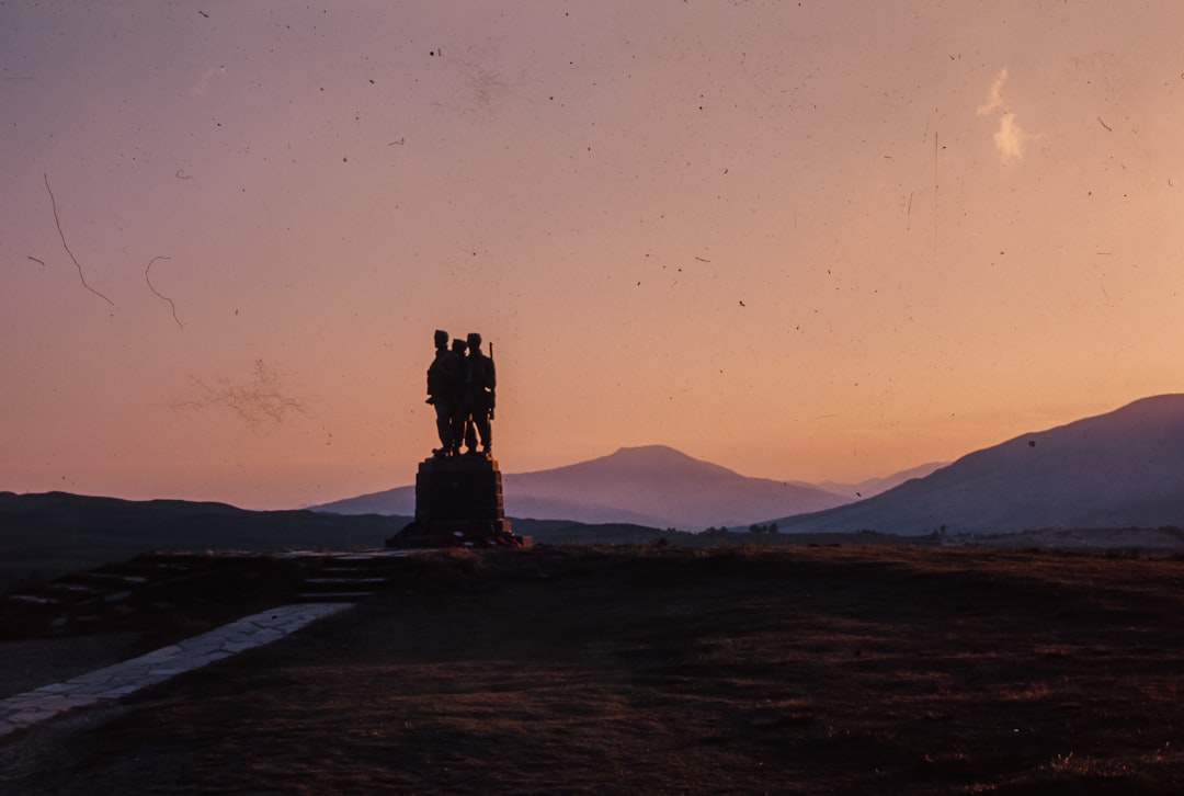 Scopri il Monumento della Battaglia di Largs in Scozia - North Ayrshire | Secret World Trip Planner