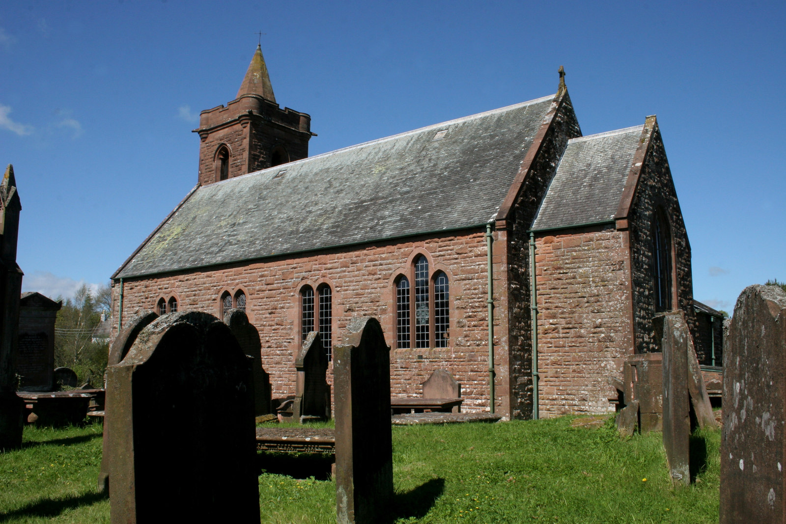 Visita a la Iglesia de Urr: un tesoro cultural en Escocia | Secret World Trip Planner