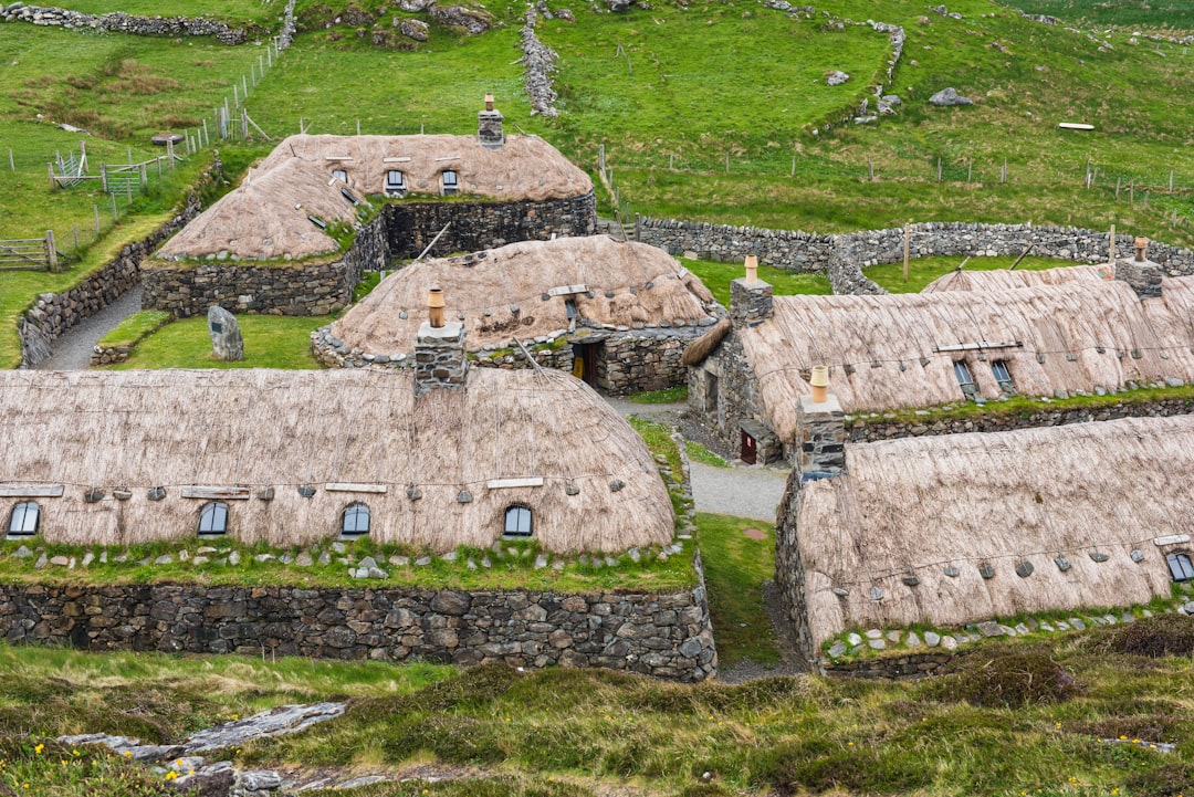 Scopri il Villaggio di Gearrannan: Un Tuffo nella Cultura delle Ebridi | Secret World Trip Planner