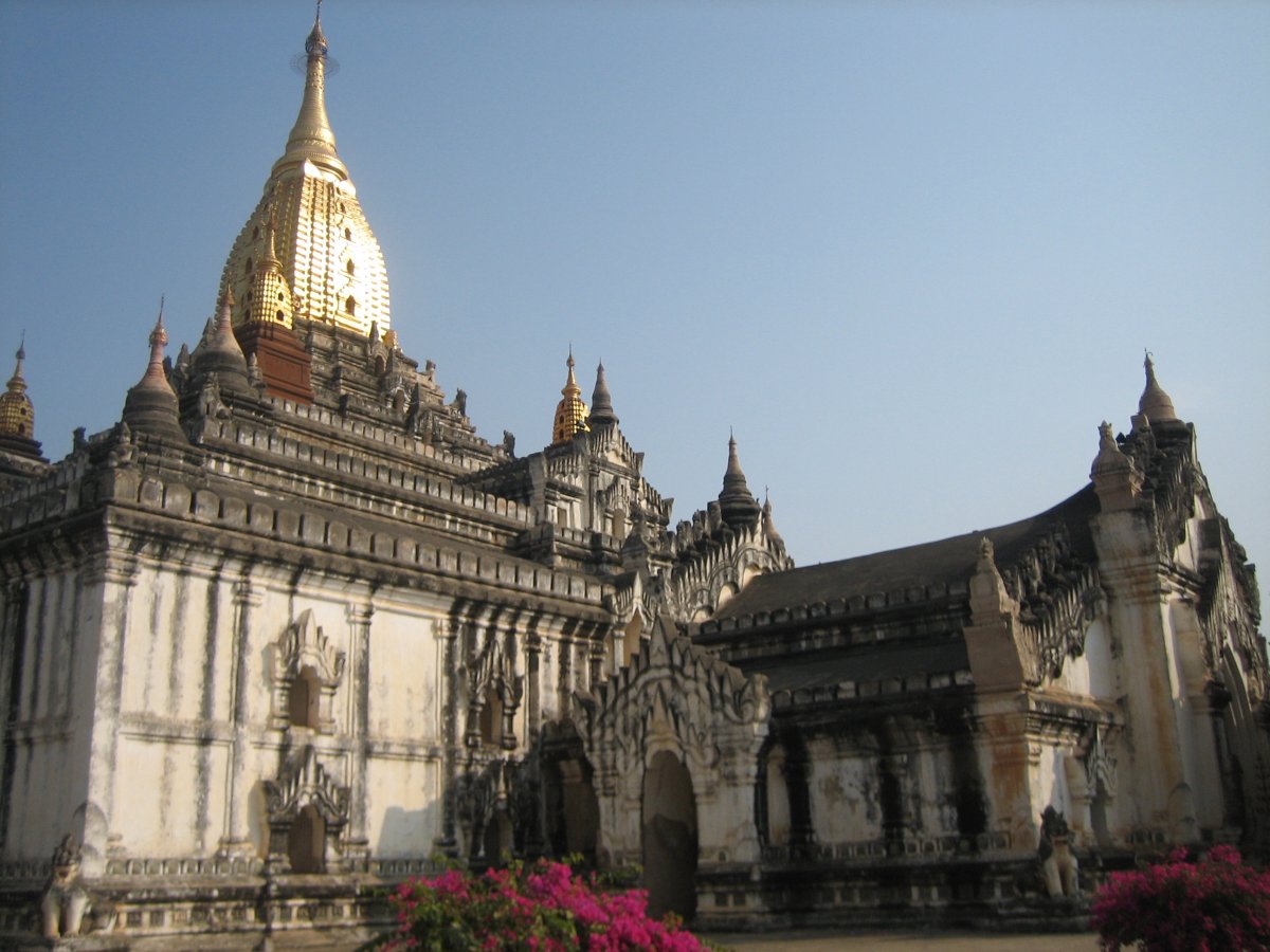 安南达寺:巴干的金色佛像 - မြင်းကပါ | Secret World Trip Planner