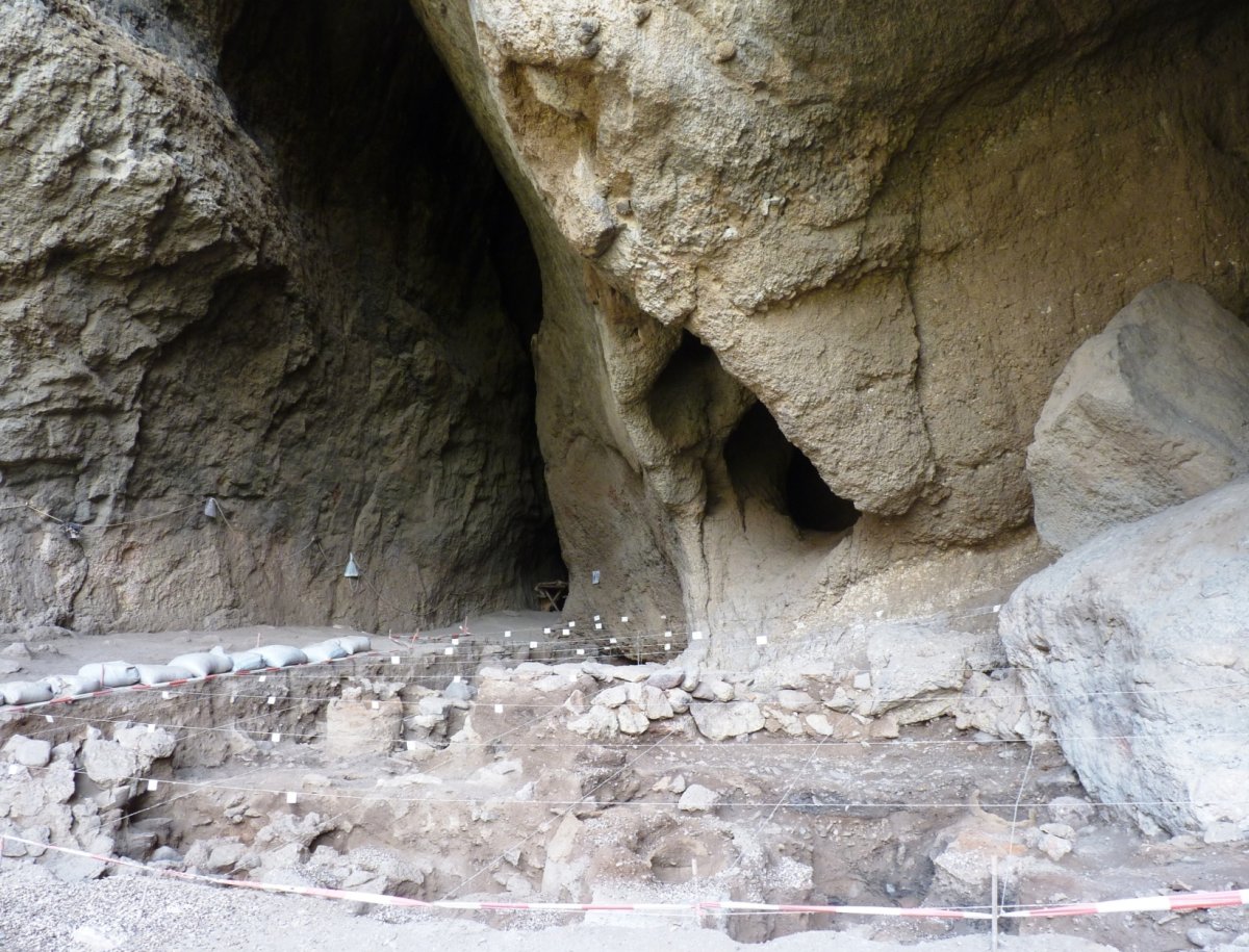 Areni-1: la grotta della cantina più antica del mondo - 6 Str | Secret World Trip Planner