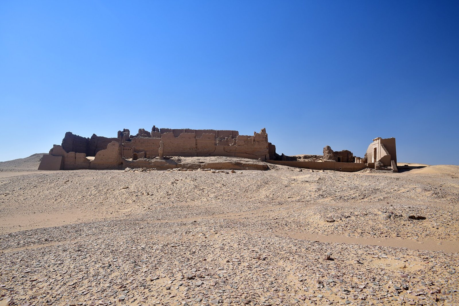 Scopri Qasr Dusch: una fortezza storica in Egitto | Secret World Trip Planner