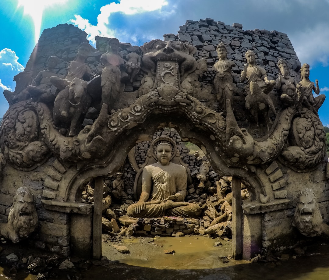 Maligawila Buddha Statue: A Masterpiece of Sri Lanka's History - Okkampitiya | Secret World Trip Planner