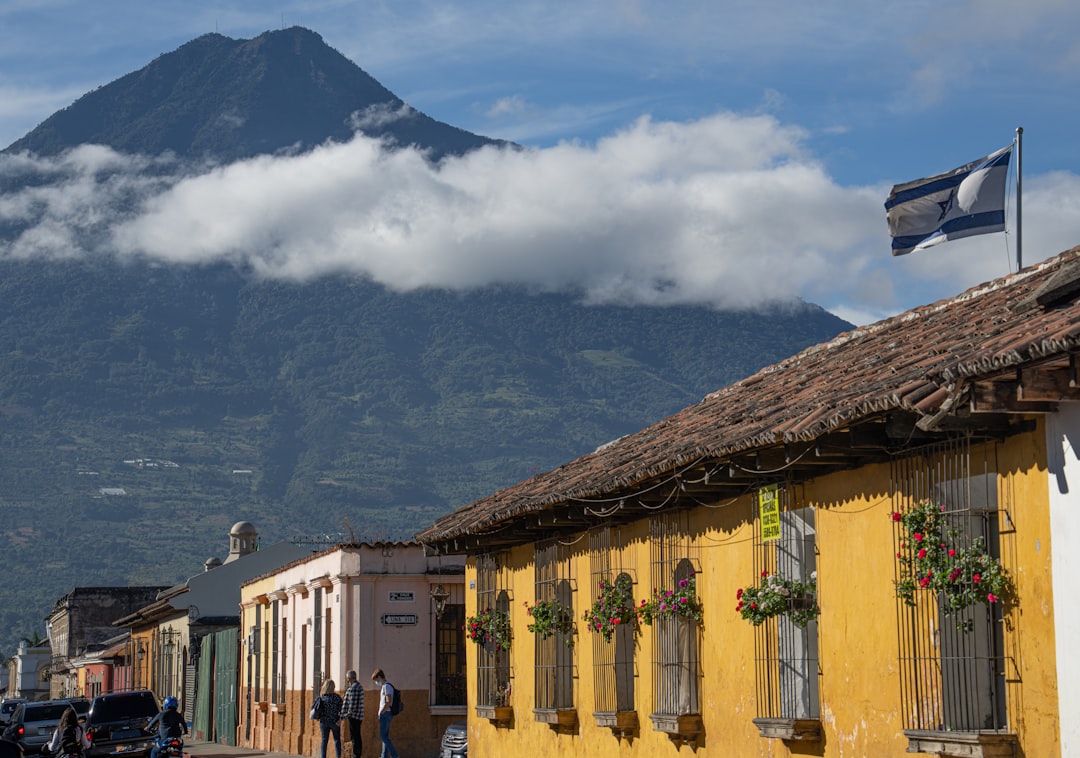 Esplorando El Shaddai: Un Viaggio nella Spiritualità Guatemalteca — Ciudad de Guatemala