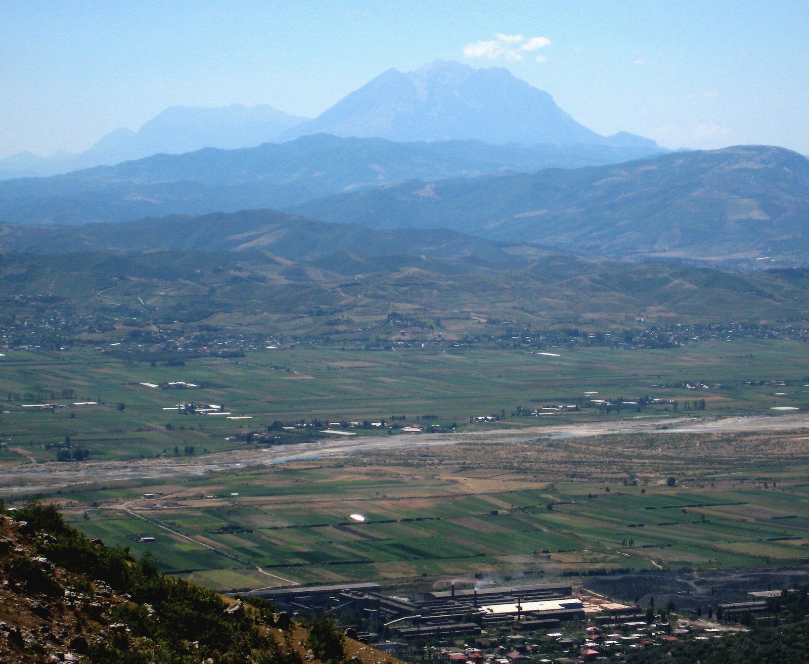 Scopri la Maestosità del Monte Tomorr in Albania - Ujanik | Secret World Trip Planner