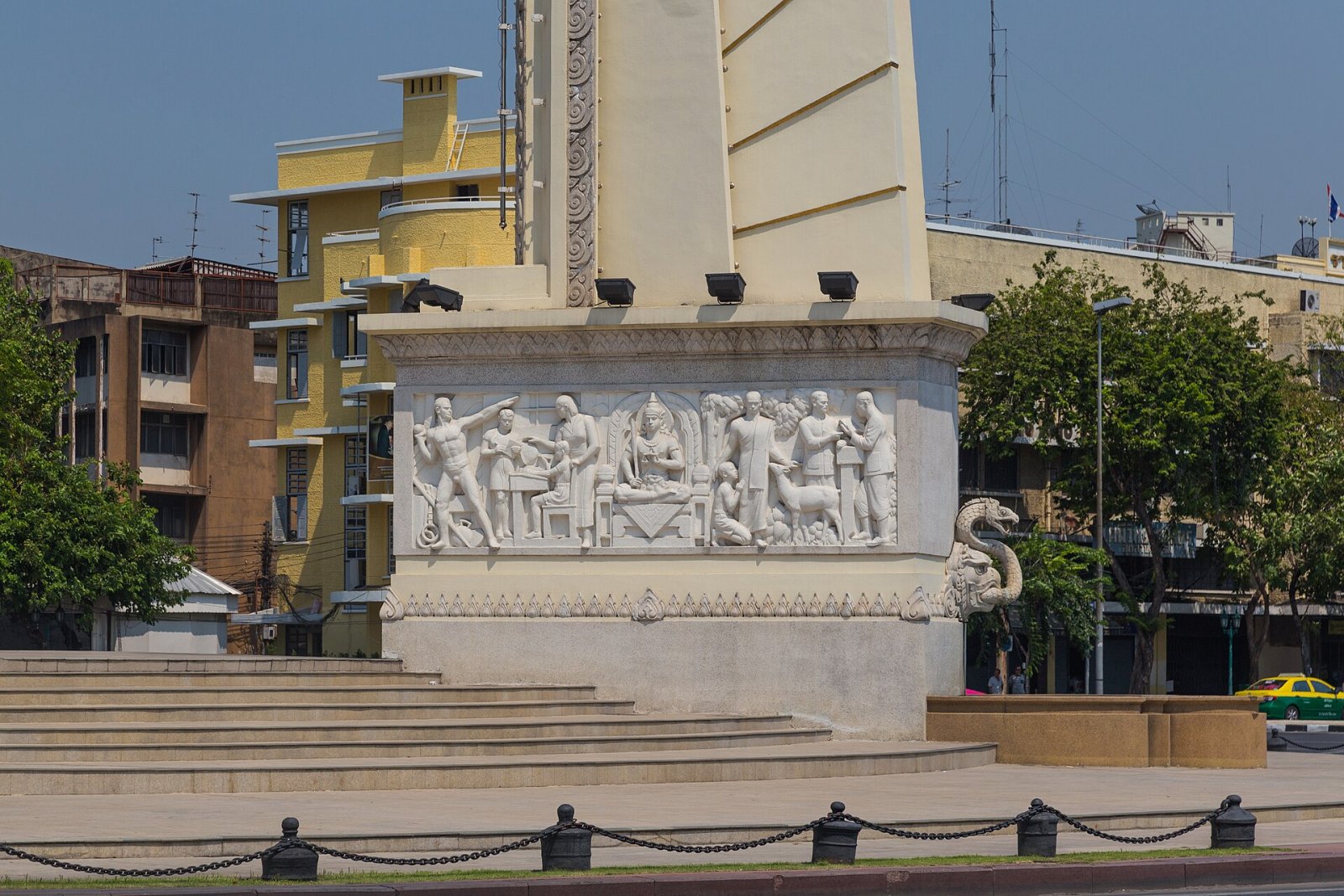Monumento à Democracia: símbolo de história e cultura na Tailândia - Amphoe Mueang Khon Kaen | Secret World Trip Planner