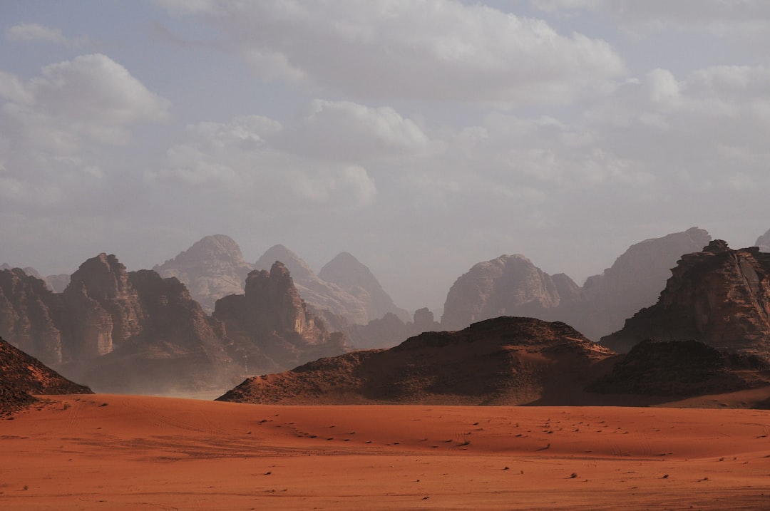 Rujm Siyaghah: La Montaña Oculta de Jordania - QP88+MM Khirbet al-Mukhayyat | Secret World Trip Planner