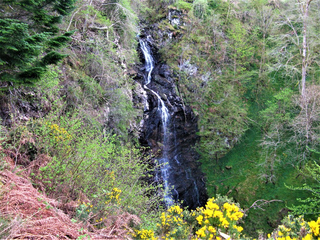 Entdecken Sie die Divach-Wasserfälle: ein Juwel Schottlands - Drumnadrochit | Secret World Trip Planner