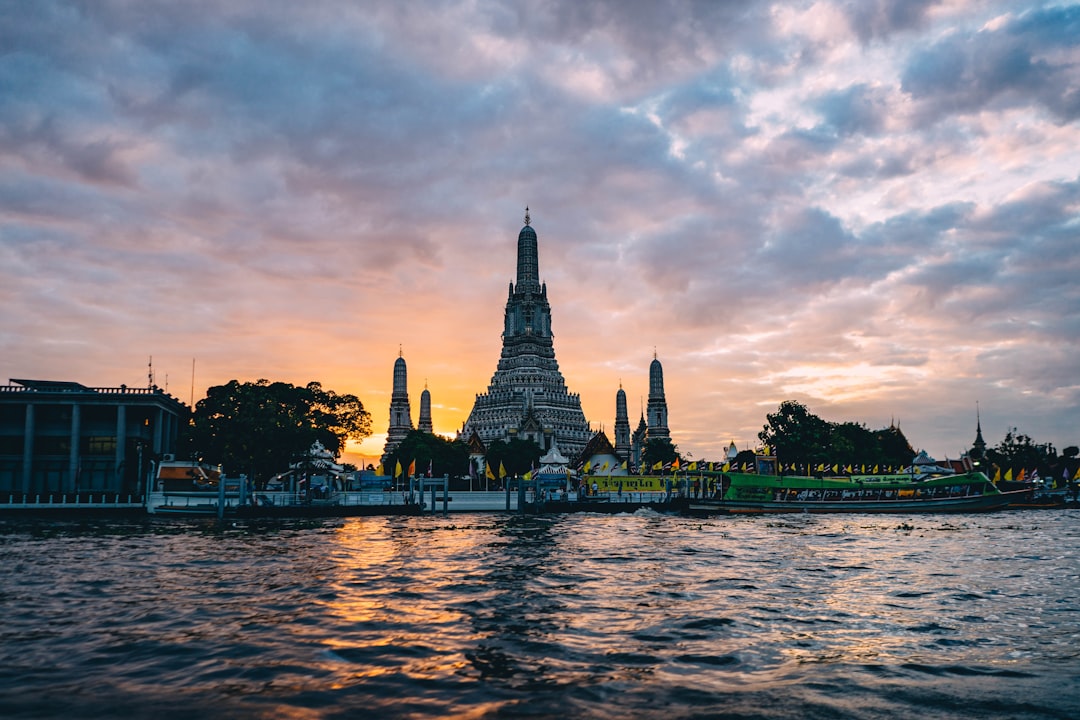 Entdecken Sie den Wat Phra Si Iriyabot: ein historischer Schatz in Thailand - Mueang Kamphaeng Phet District | Secret World Trip Planner