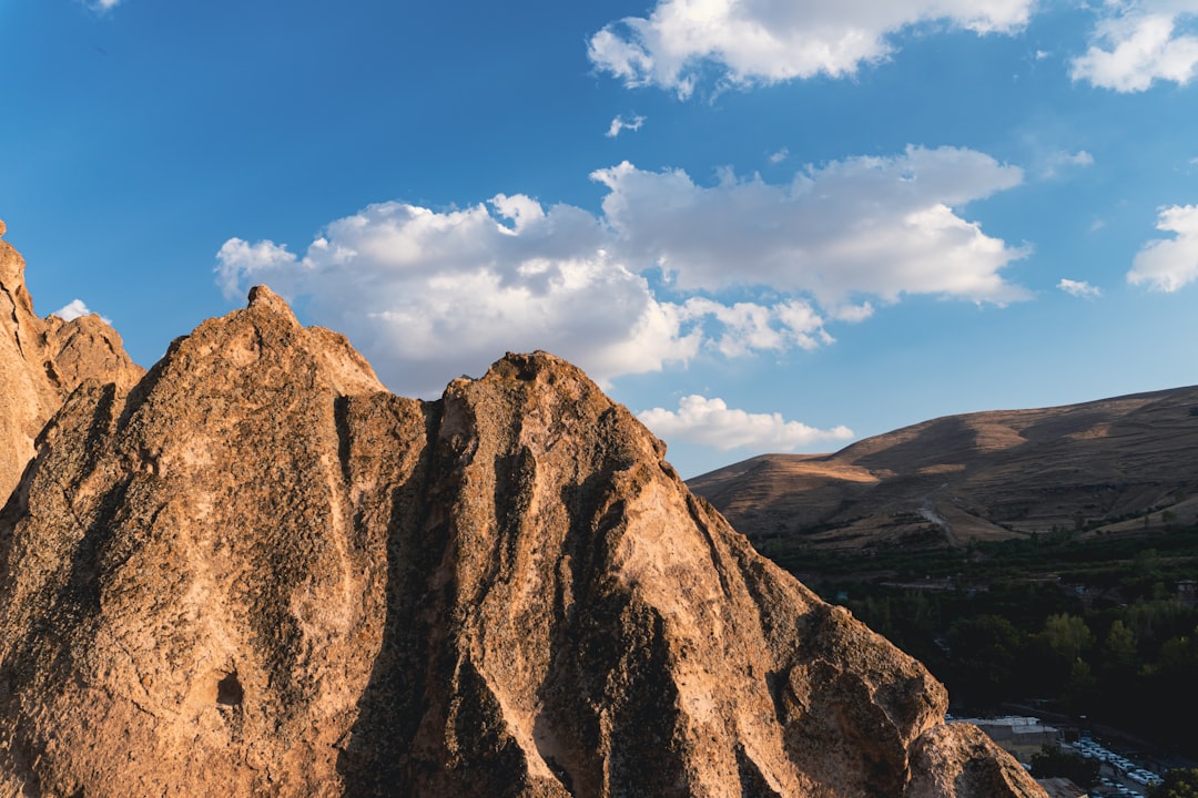 Kandovan: il villaggio scavato nella roccia vulcanica - Q7V2+Q3H | Secret World Trip Planner