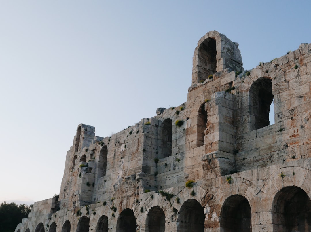 Découvrez l'Aqueduc de Lyttos : un trésor de la Grèce antique - 59XJ+GP Kastelli | Secret World Trip Planner