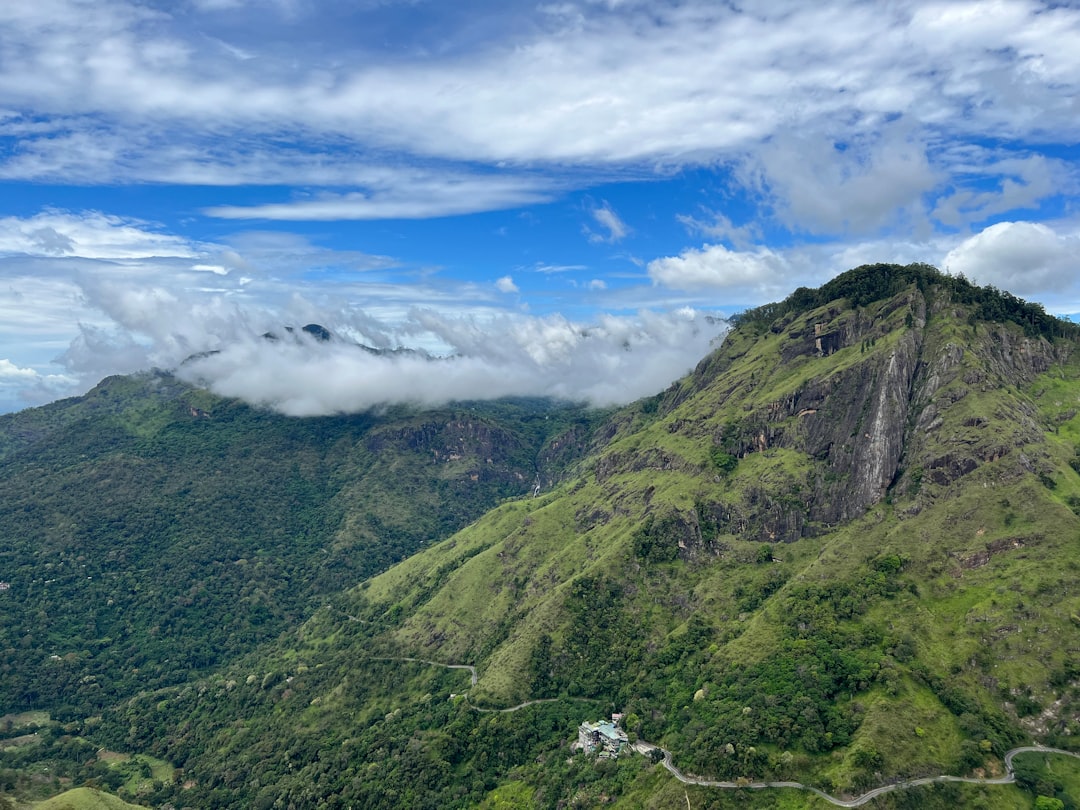 Little Adam's Peak: panorami all'alba su Ella - Ella | Secret World Trip Planner
