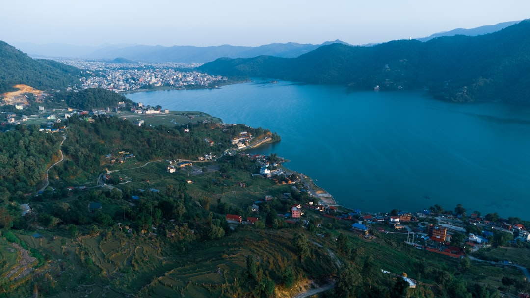 Lac Phewa : le reflet de l'Annapurna sur l'eau - gantavya St | Secret World Trip Planner