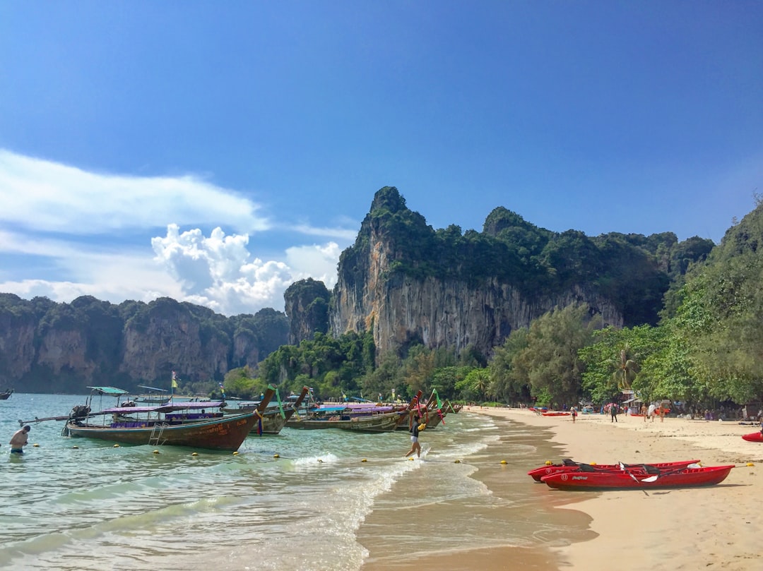 East Railay Aussichtspunkt: Ein atemberaubender Blick - Amphoe Mueang Krabi | Secret World Trip Planner