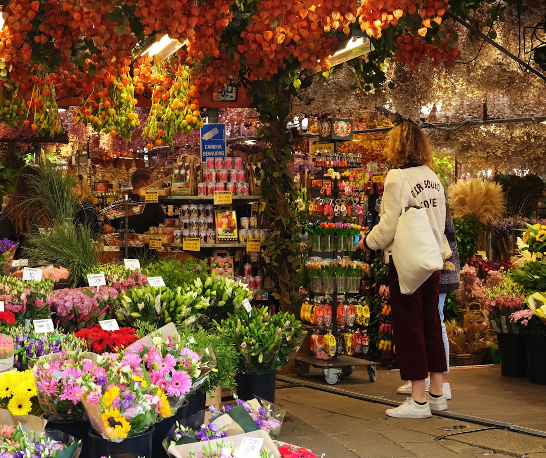 Bloemenmarkt di Amsterdam: il mercato galleggiante dei tulipani - Singel 630 | Secret World Trip Planner