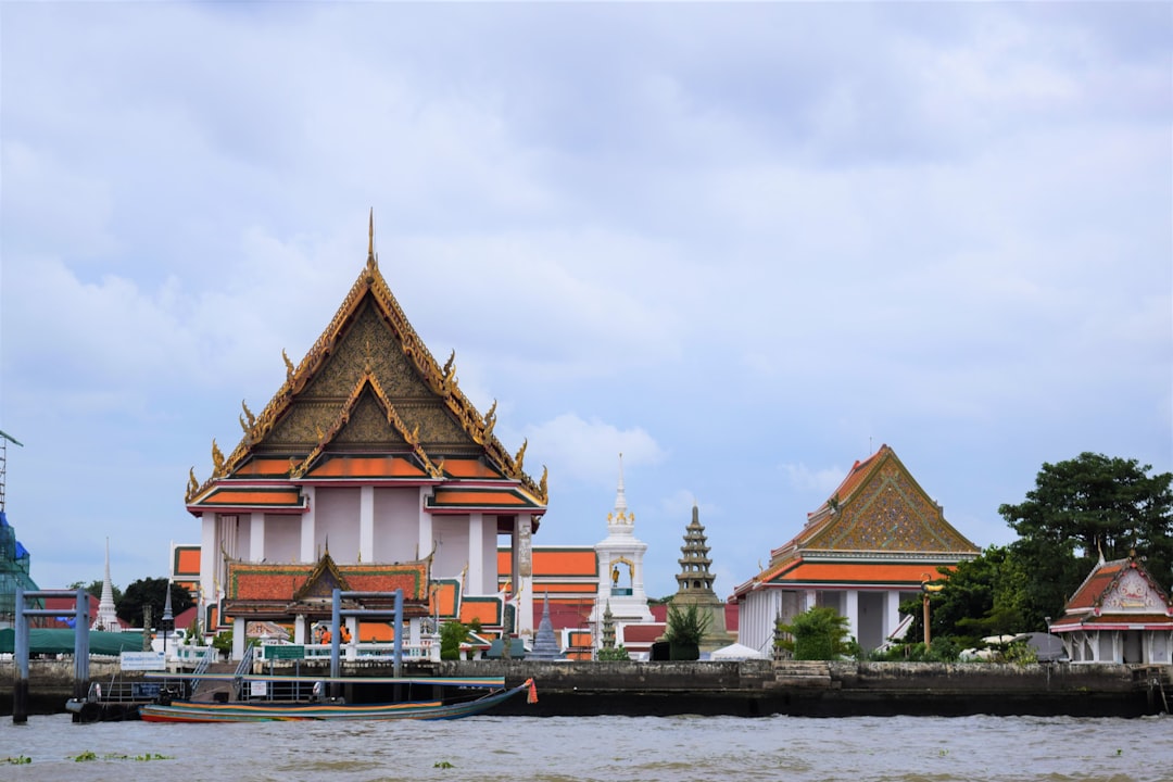 Discover Prasat Phum Pon: Khmer Ruins in Thailand — Sangkha District