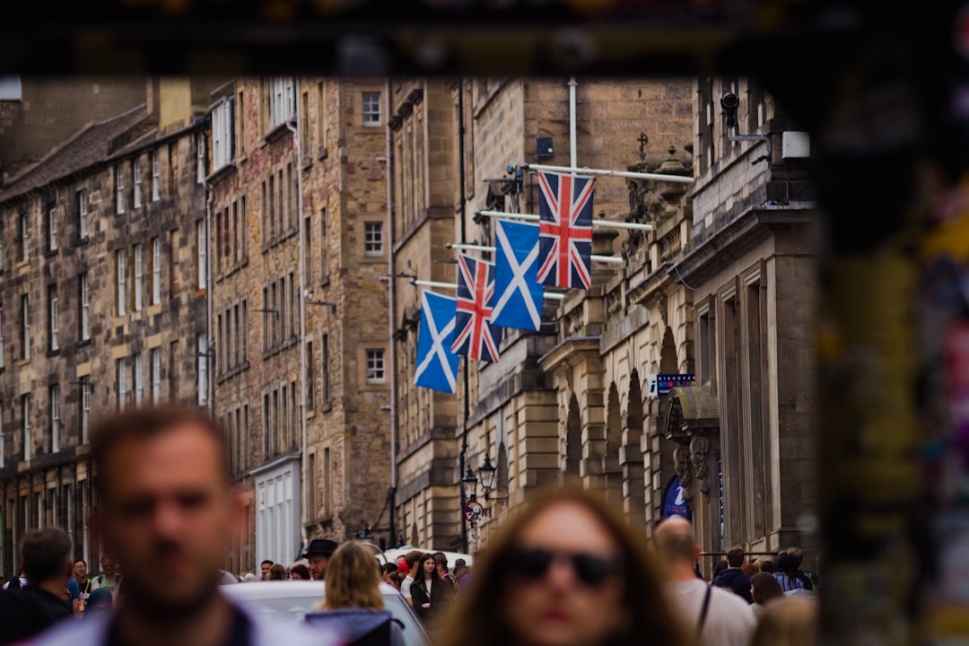 Market Cross: Die Geschichte und Tradition Schottlands - Highland Council | Secret World Trip Planner