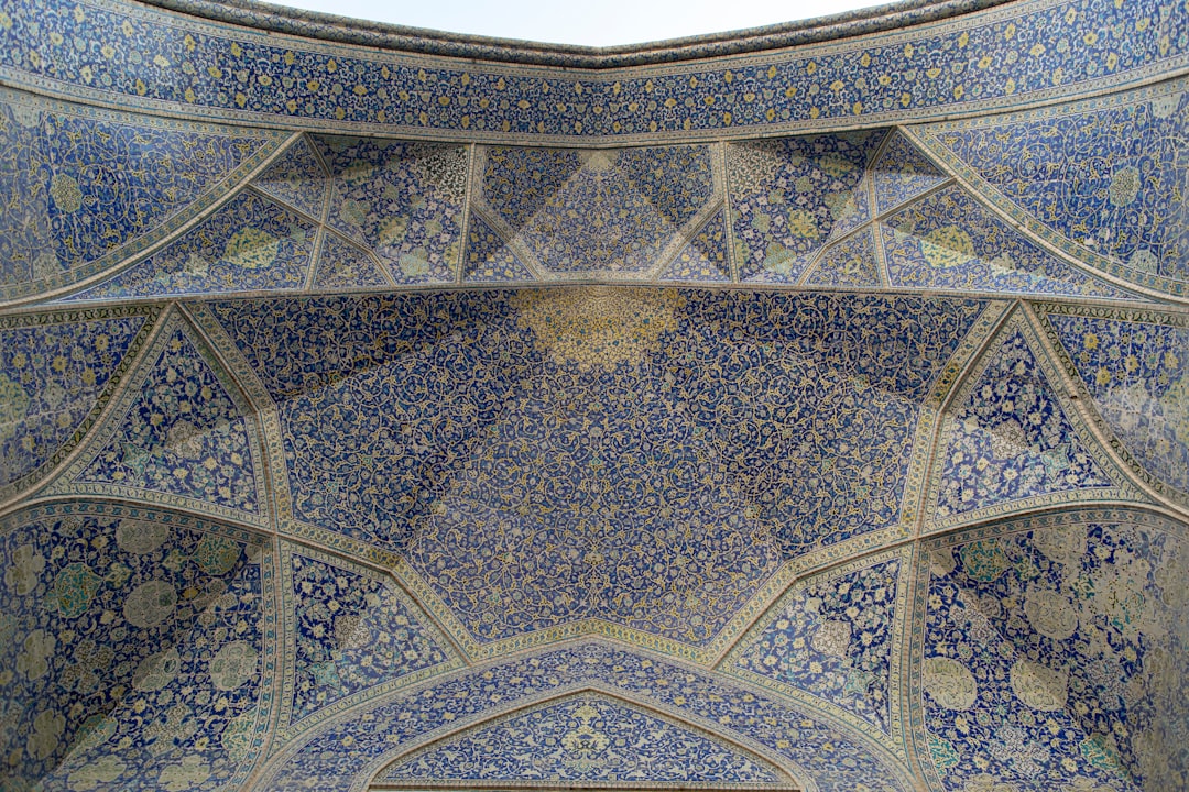 Chehel Sotoun: The Pavilion of Forty Mirrors - Esfahan | Secret World Trip Planner