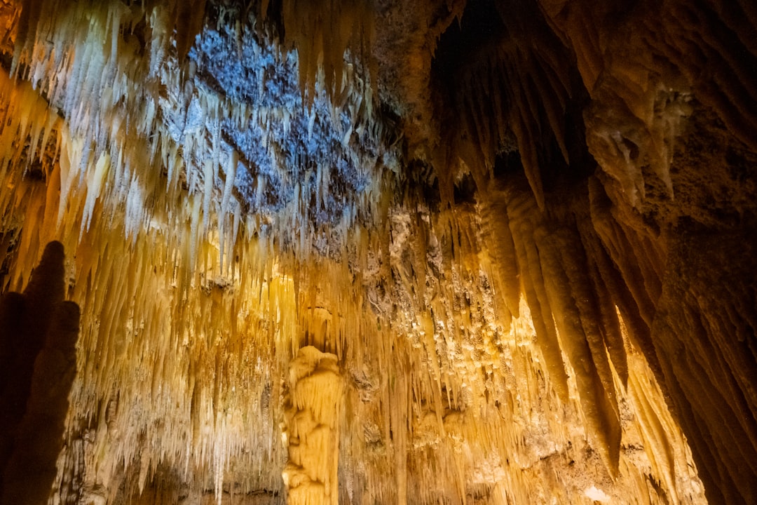 Grotte di Castellana: un viaggio 70 metri sotto la Puglia - Piazza Franco Anelli | Secret World Trip Planner