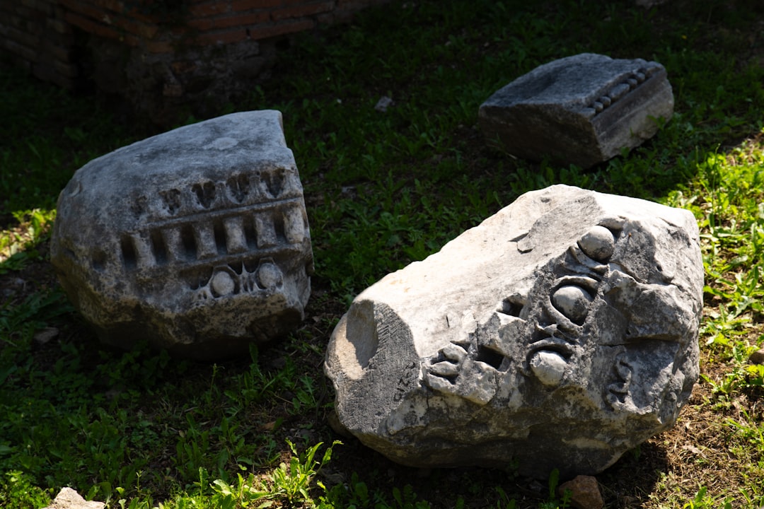 Delo: a ilha sagrada de Apolo nas Cíclades - Delos 846 00 | Secret World Trip Planner