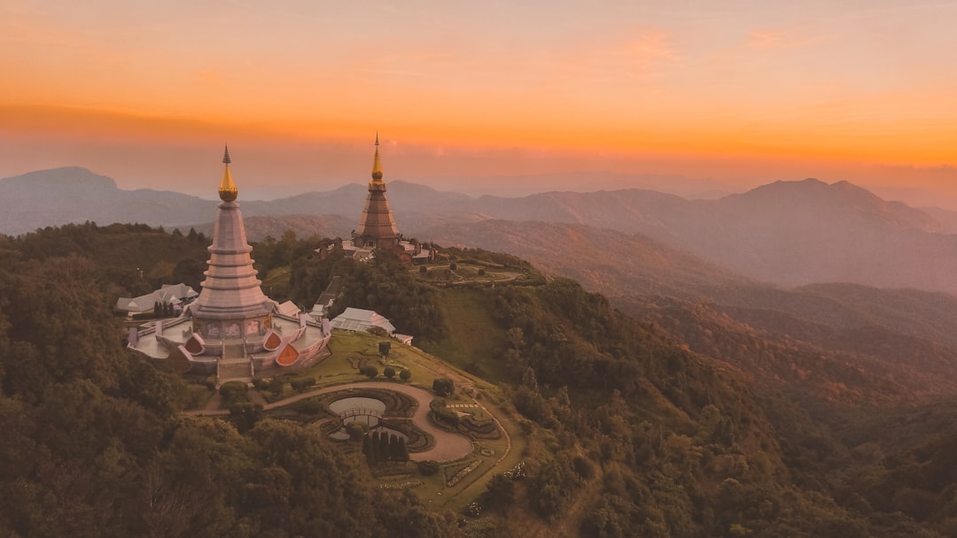 Doi Inthanon: sentieri tra foreste e pagode reali - Distretto di Mae Chaem | Secret World Trip Planner
