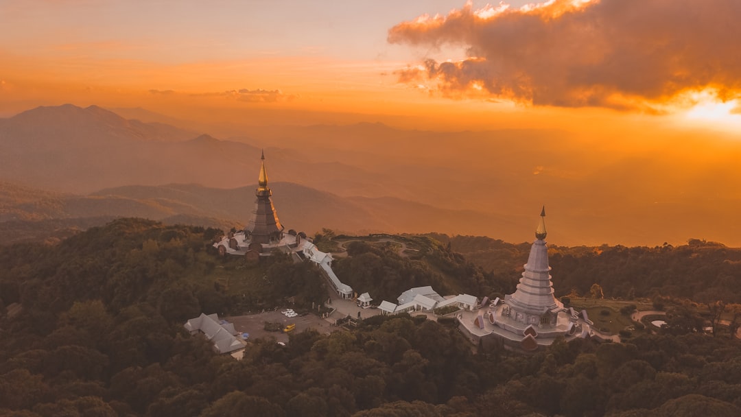 Doi Inthanon: Wanderwege durch Wälder und Pagoden - Distretto di Mae Chaem | Secret World Trip Planner