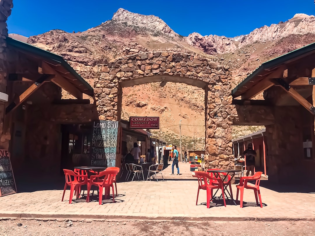 Campamento de Vino en Mendoza: Malbec a los Pies de los Andes - Primitivo de la Reta 992 | Secret World Trip Planner