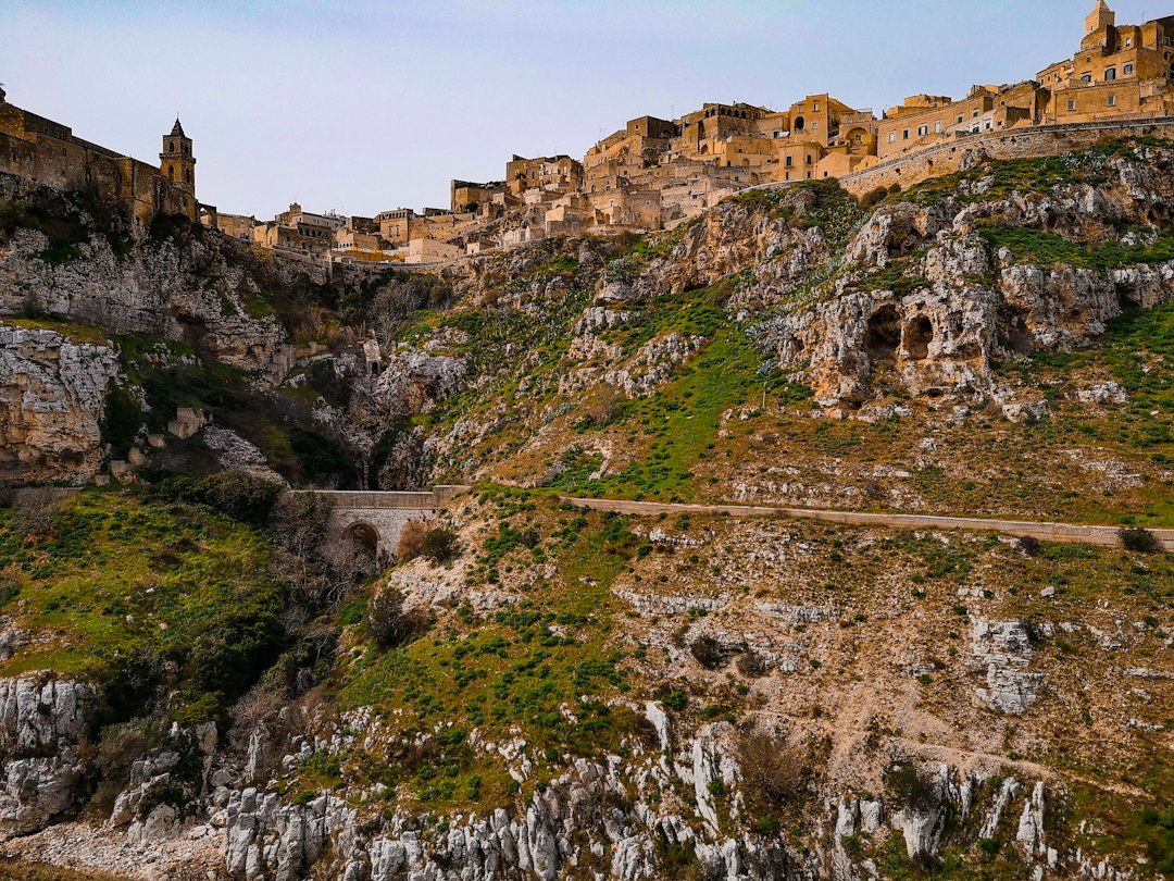 马泰拉:在萨西洞穴中睡觉与漫步 - 75100 Matera MT | Secret World Trip Planner
