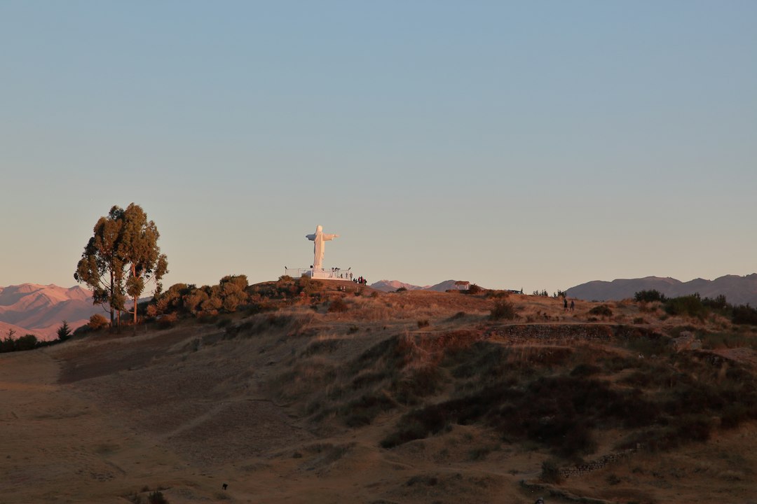 Cristo Redentor: un viaje entre cultura y belleza en Perú - Arequipa | Secret World Trip Planner