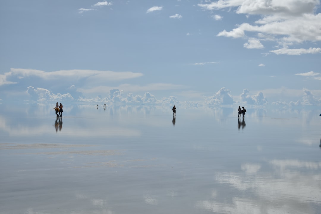 Salar de Uyuni: Die Salzwüste zwischen bolivianischen Vulkanen - Uyuni | Secret World Trip Planner