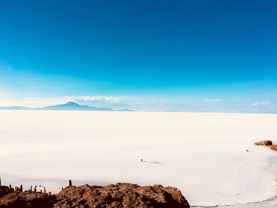 Salar de Uyuni : le désert de sel des volcans boliviens - Uyuni | Secret World Trip Planner