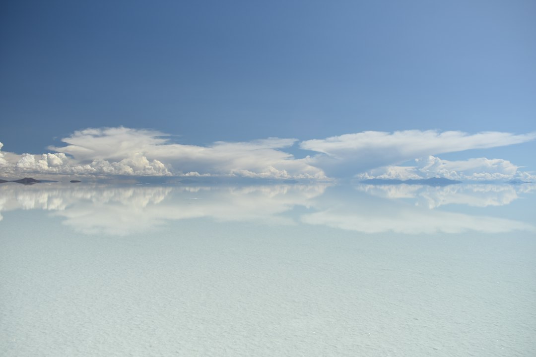 乌尤尼盐沼：玻利维亚火山间的盐之沙漠 - Uyuni | Secret World Trip Planner