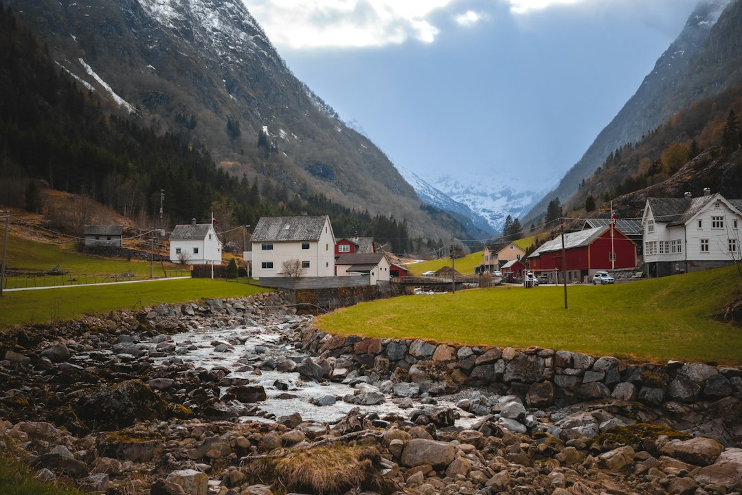 Adventdalen: Experience the Northern Lights in Svalbard - Adventdalen | Secret World Trip Planner