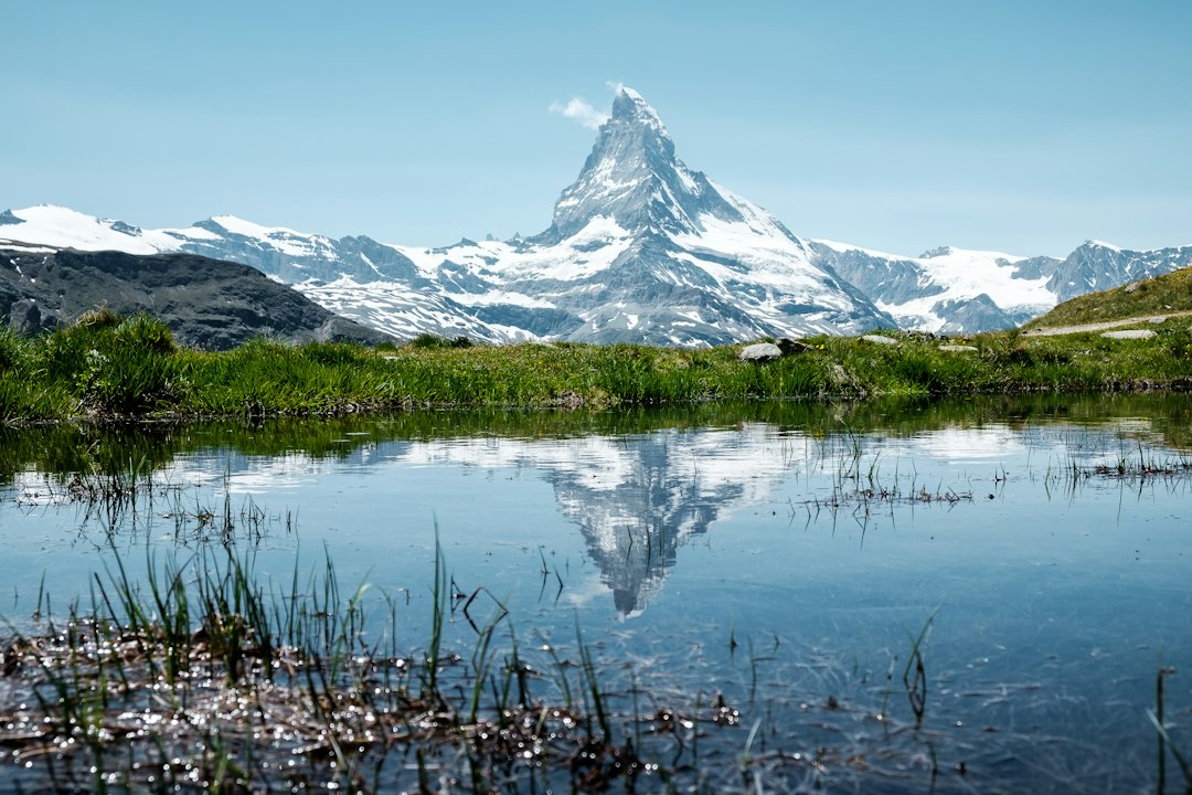 Riffelsee: il lago che riflette il Cervino tra le stelle - Riffelsee | Secret World Trip Planner