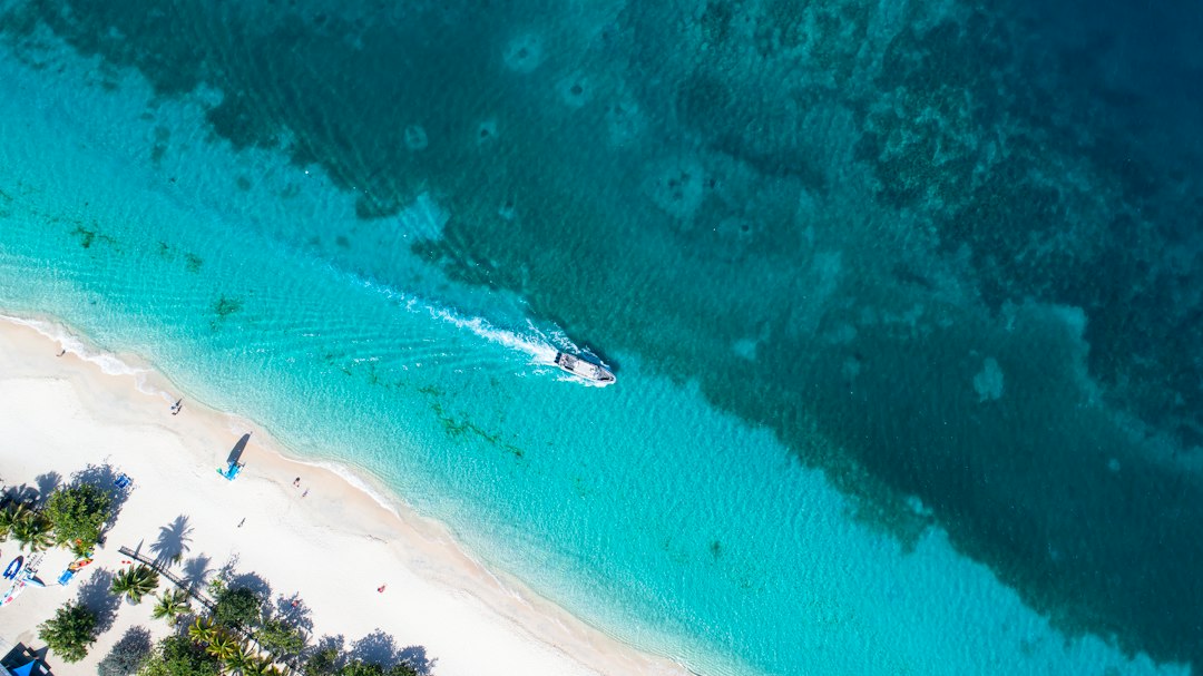 Plage de Grande Anse: la spiaggia segreta di Deshaies - 97126 | Secret World Trip Planner