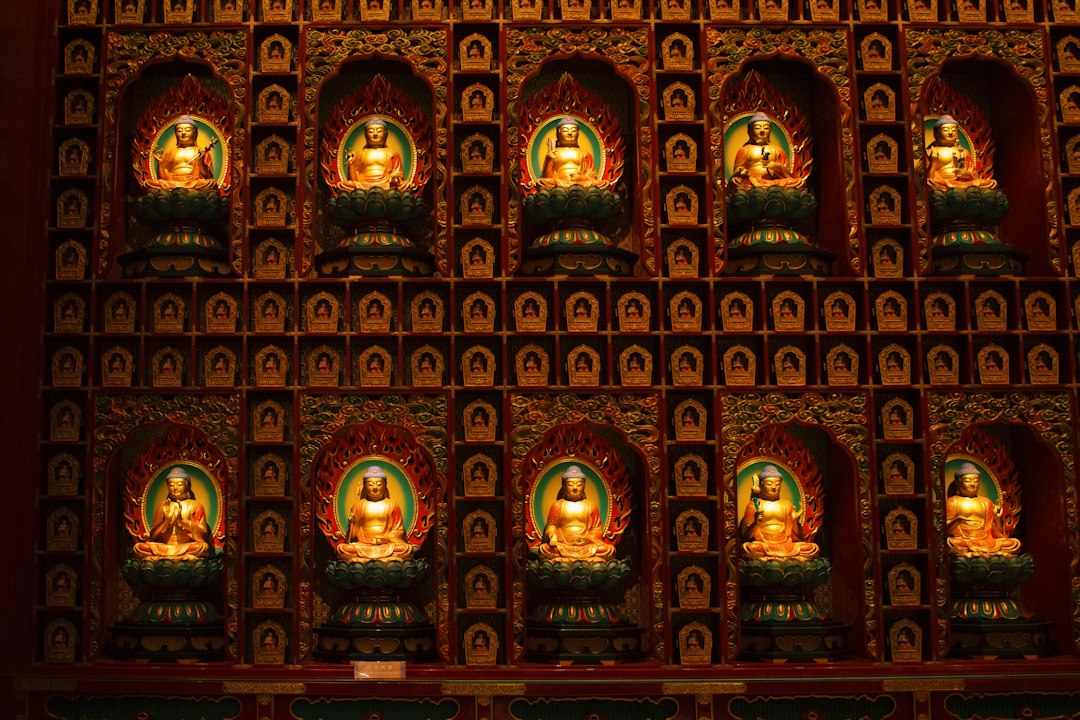 Scopri il Buddha Tooth Relic Temple di Singapore - 288 S Bridge Rd | Secret World Trip Planner