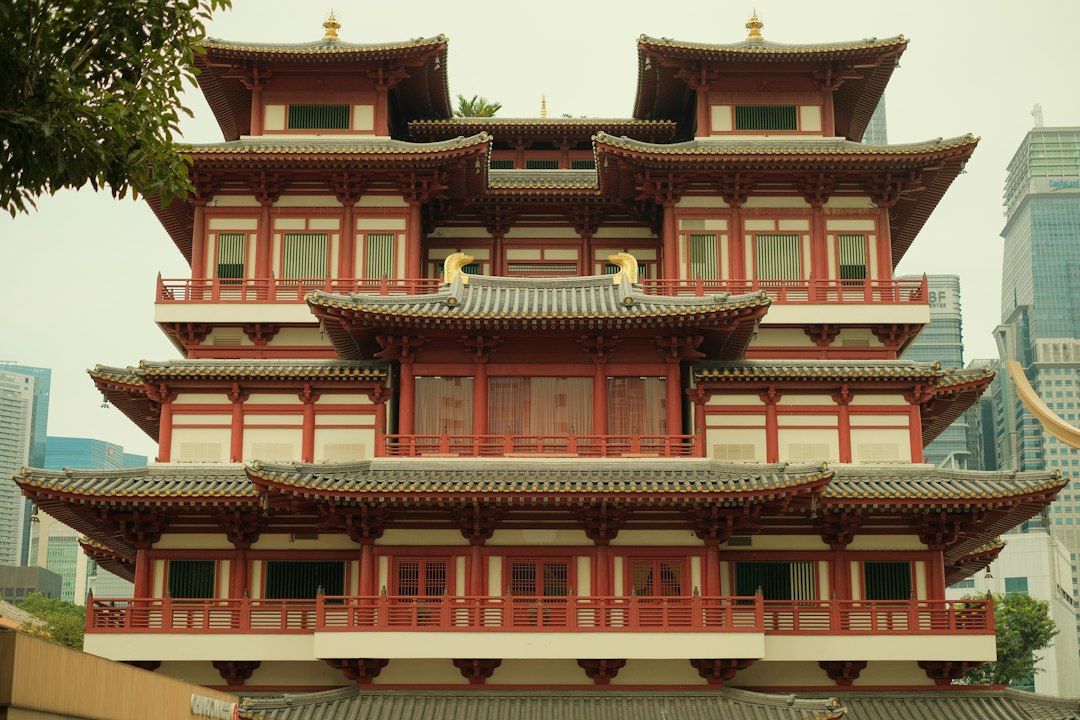 Scopri il Buddha Tooth Relic Temple di Singapore - 288 S Bridge Rd | Secret World Trip Planner