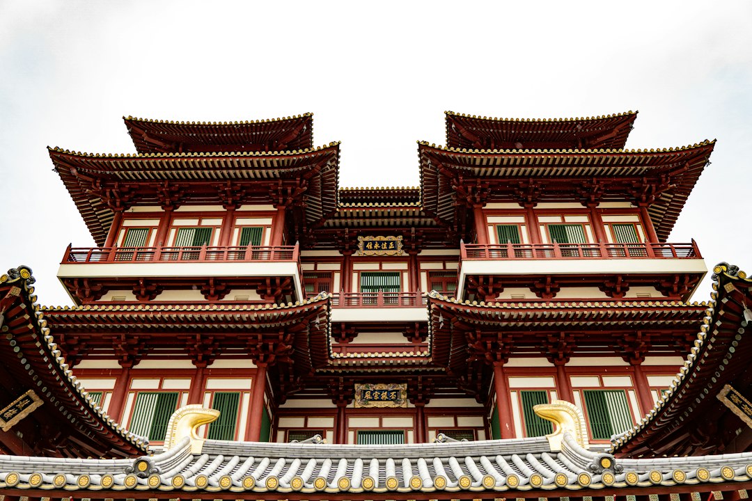Scopri il Buddha Tooth Relic Temple di Singapore - 288 S Bridge Rd | Secret World Trip Planner