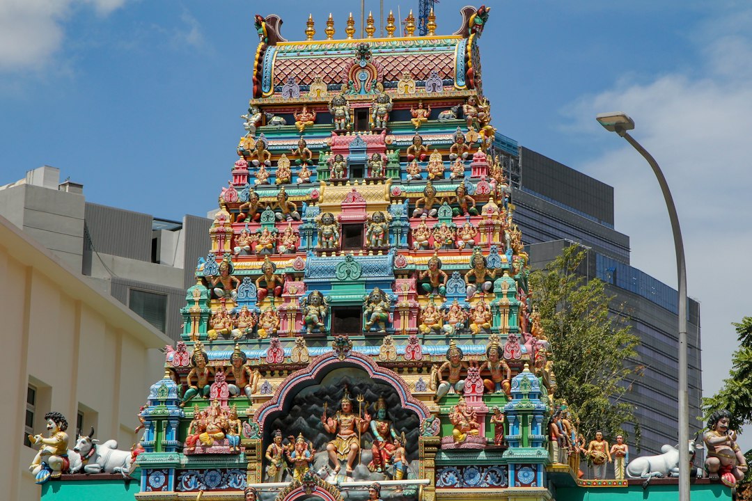 Scopri il Tempio Sri Veeramakaliamman a Singapore - 141 Serangoon Rd | Secret World Trip Planner