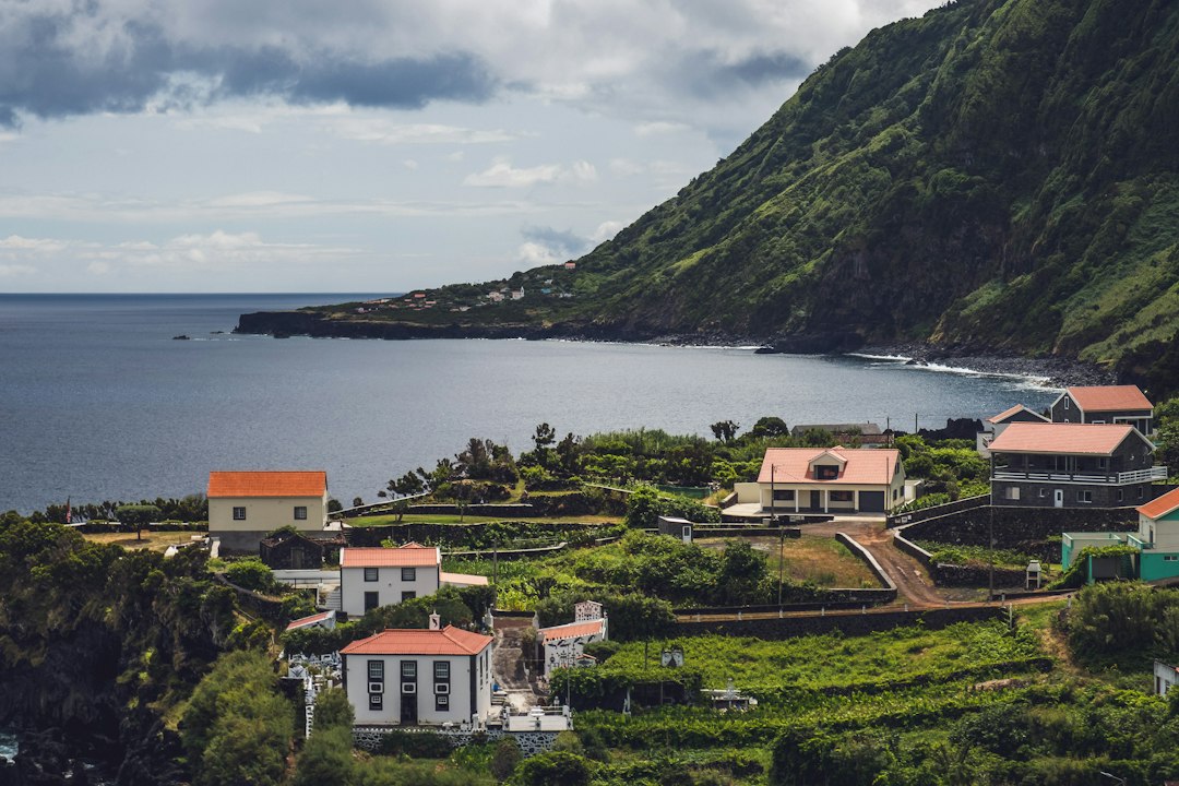 Ponta dos Rosais: il faro abbandonato di São Jorge - São Jorge | Secret World Trip Planner