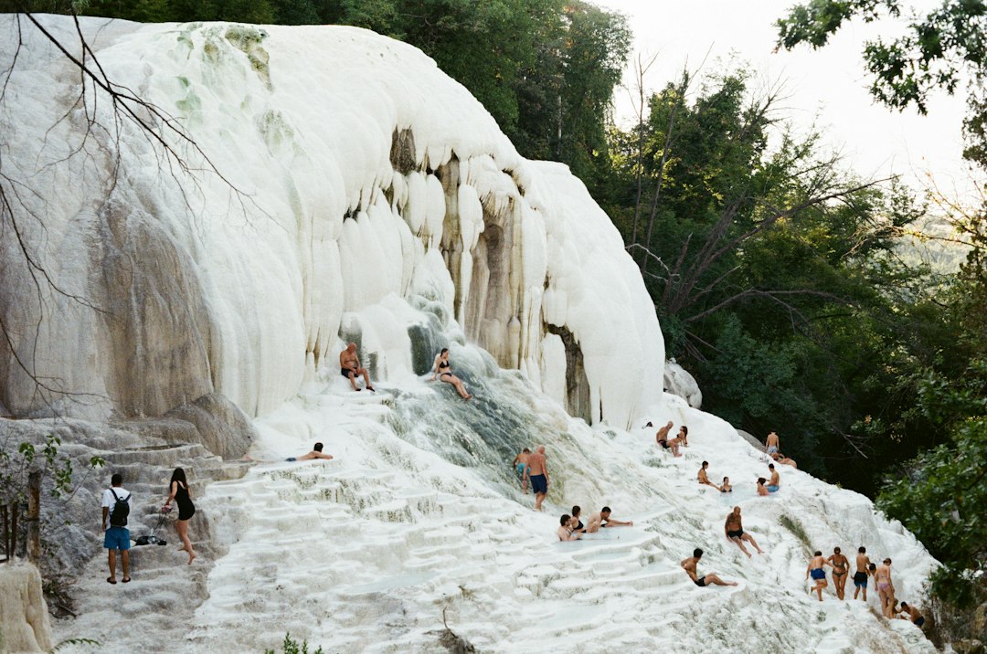 Bagni San Filippo: terme gratuite nella Val d'Orcia - 53023 Bagni San Filippo SI | Secret World Trip Planner