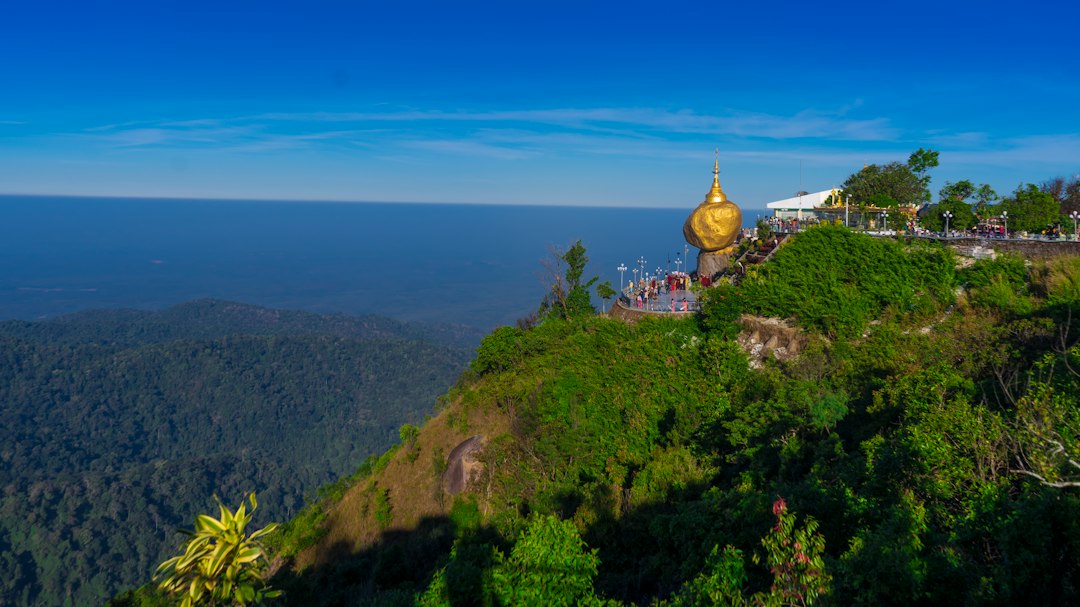 Wat Phu Tok: il monastero nella roccia in Thailandia - Si Wilai District | Secret World Trip Planner
