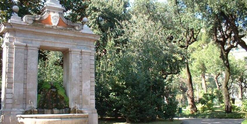 De fontein van Tullio (De Fontein van Aesculapius)) - Salerno | Secret World Trip Planner