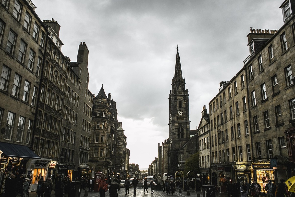 Scottish Tablet is a sugary confection from Scotland - Edimburgo | Secret World Trip Planner