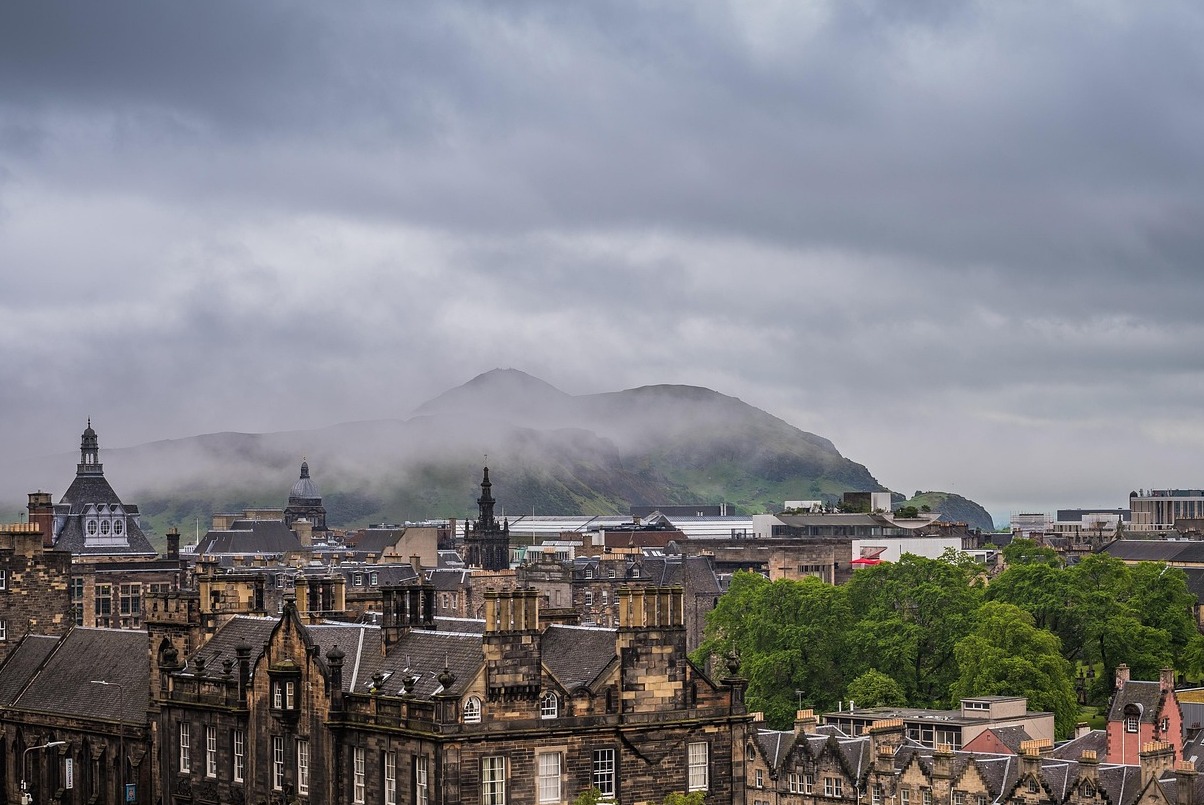 Scottish Tablet is a sugary confection from Scotland - Edimburgo | Secret World Trip Planner