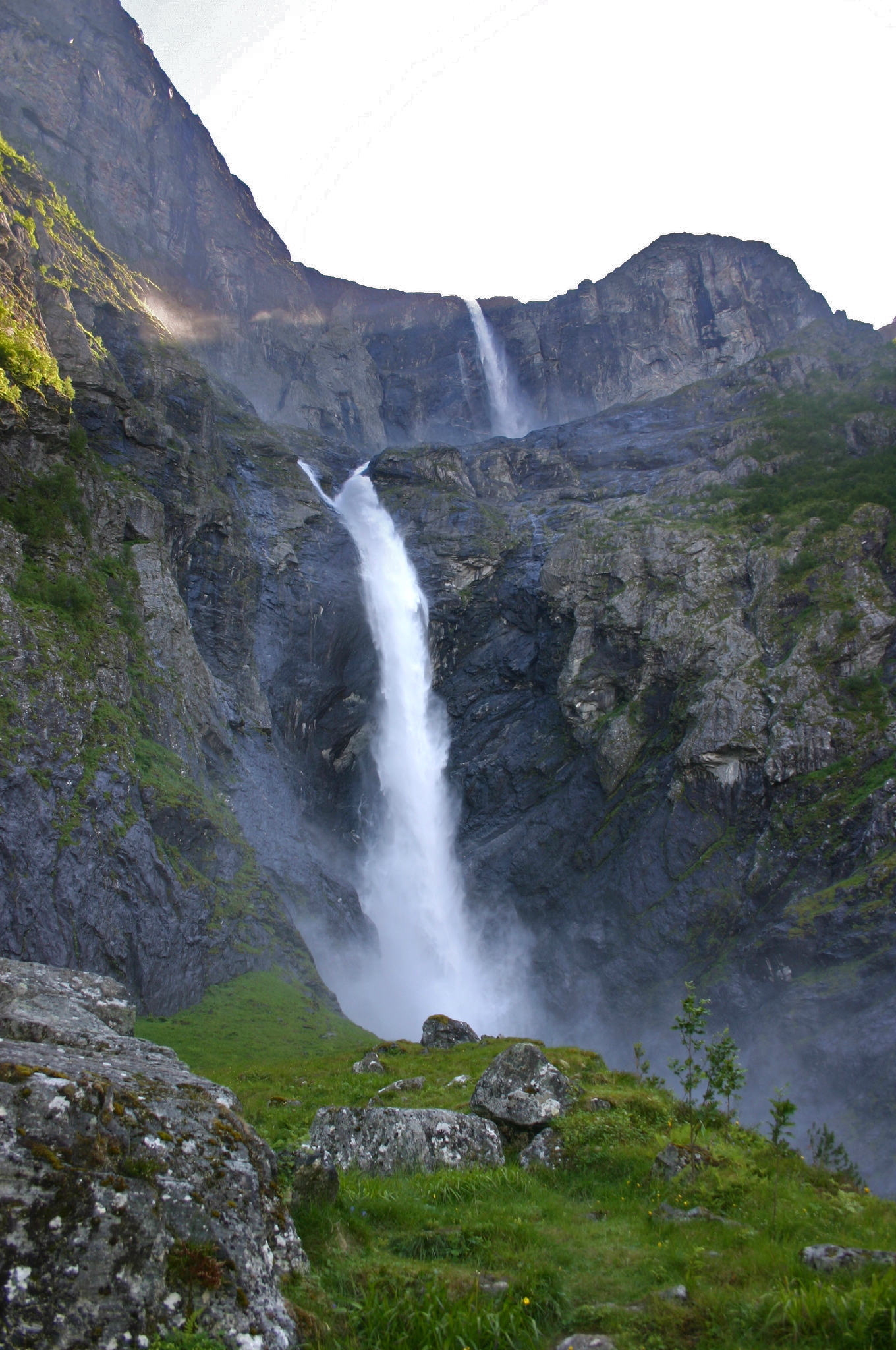 Mardalsfossen - Una delle cascate più alte della Norvegia - 6472 Eikesdal | Secret World Trip Planner