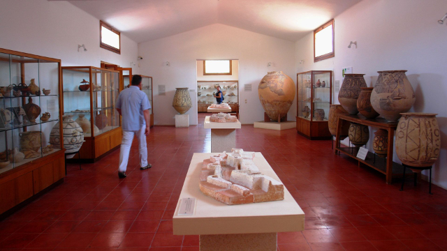 Remonter le temps au musée archéologique d'Égine - Egina | Secret World Trip Planner