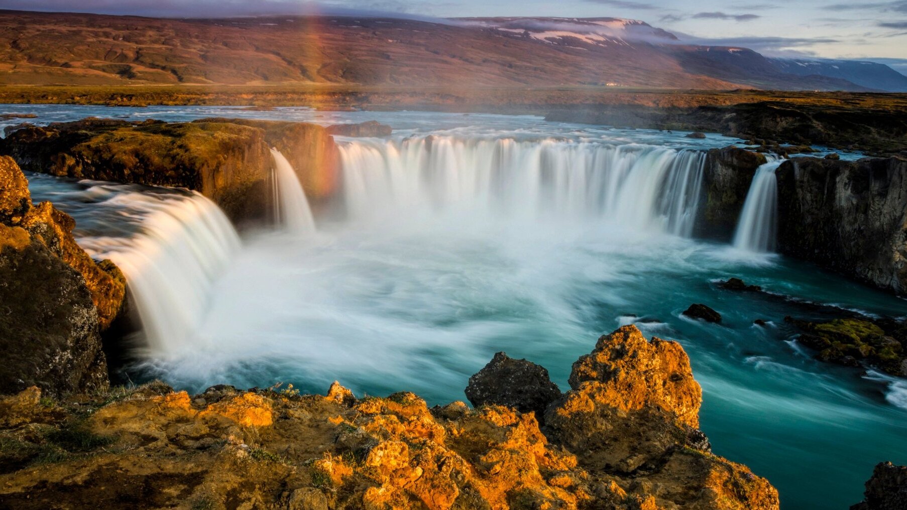 Godafoss, una delle più belle cascate d'Europa — Goðafoss Waterfall