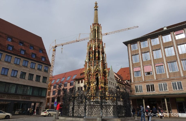 美しい噴水 - Nürnberg | Secret World Trip Planner